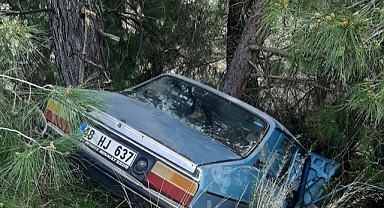 Muğla'da kaza yapan otomobildeki kadın hayatını kaybederken eşi yaralandı