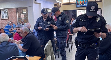 Karabağlar'da internet kafe ve kıraathaneler denetlendi