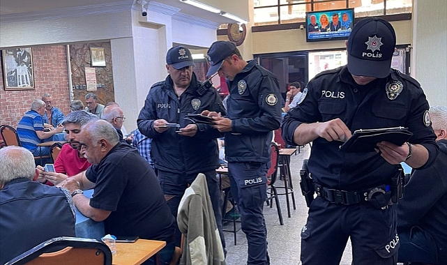 Karabağlar'da internet kafe ve kıraathaneler denetlendi