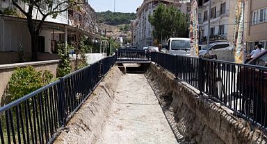 Dikili’deki Sülüklü Deresi temizlendi
