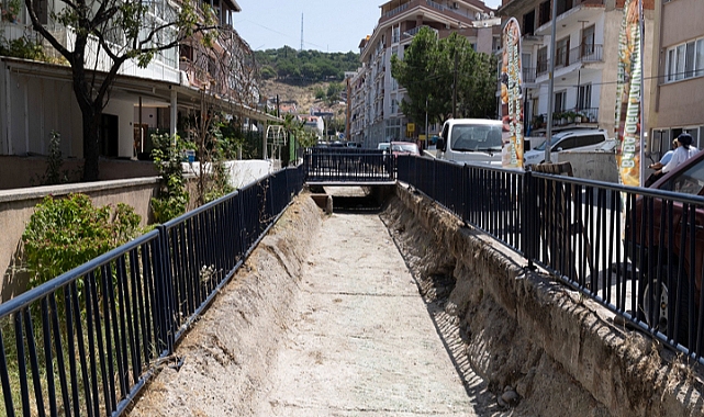 Dikili’deki Sülüklü Deresi temizlendi