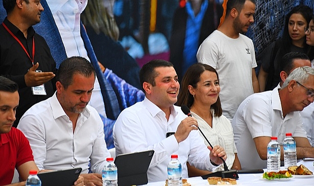 Başkan Ünsal Bostanlı esnafıyla buluştu