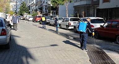 Karşıyaka’da ilaçlama mesaisi devam ediyor