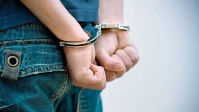 İzmir’de bir kişinin öldürülmesine ilişkin 2 şüpheli tutuklandı