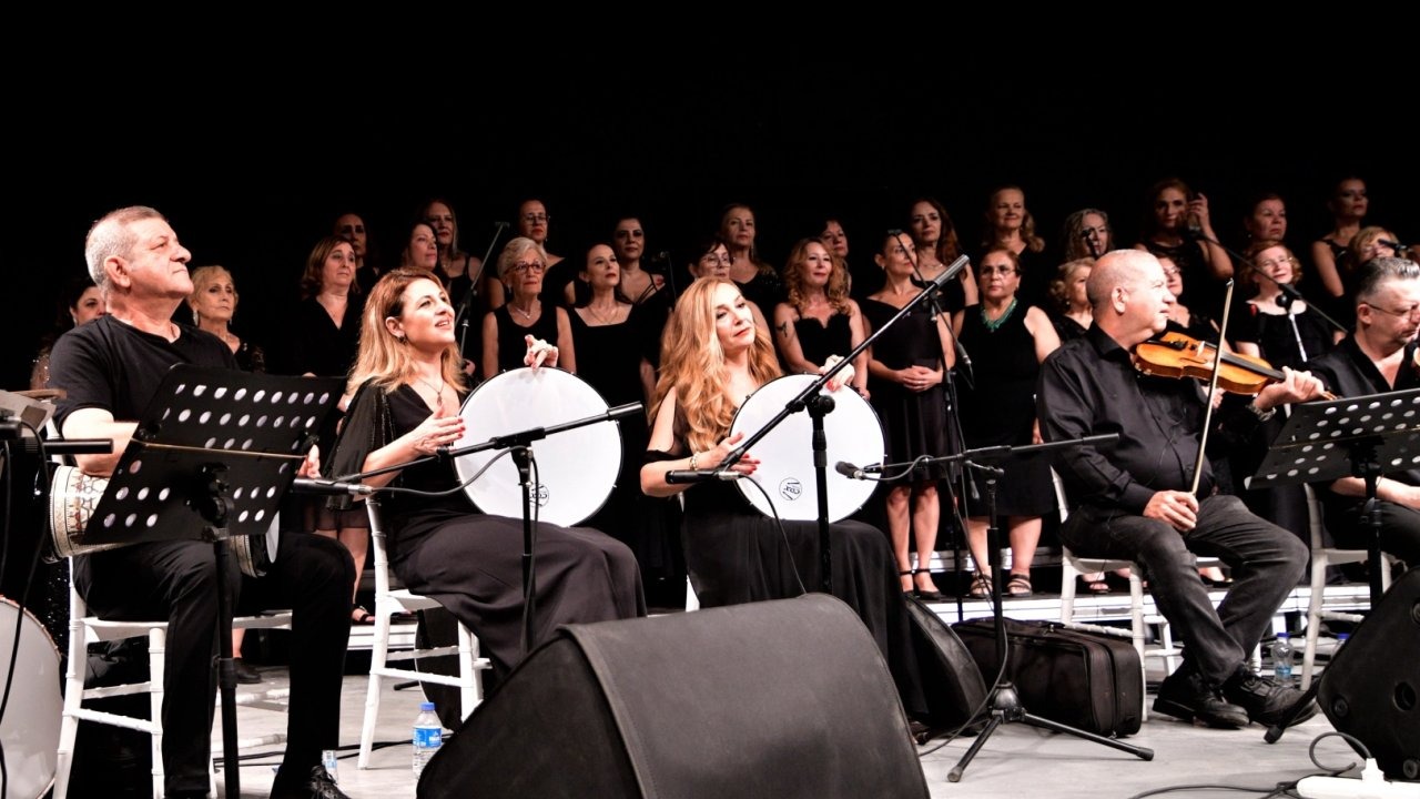 Bornova’da Atatürk’ün Sevdiği Şarkılarla Unutulmaz Gece