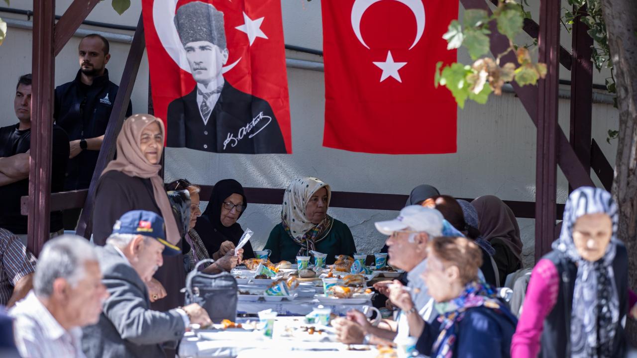 Başkan Tugay gazilerle bir araya geldi
