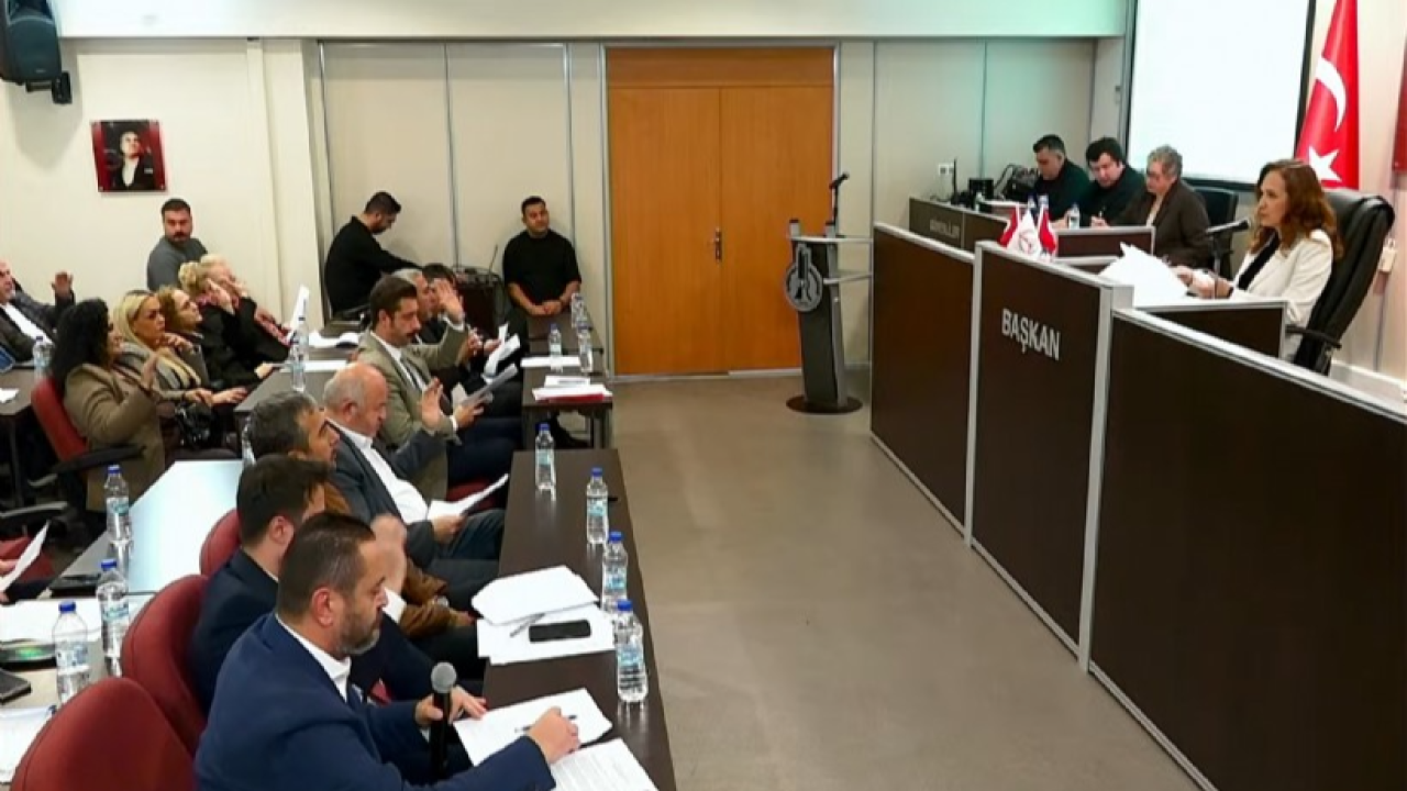 Ünal’dan Pazar Yeri Tartışmasına Net Mesaj