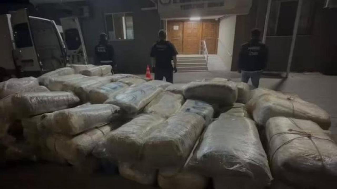 İzmir’de dev uyuşturucu operasyonu