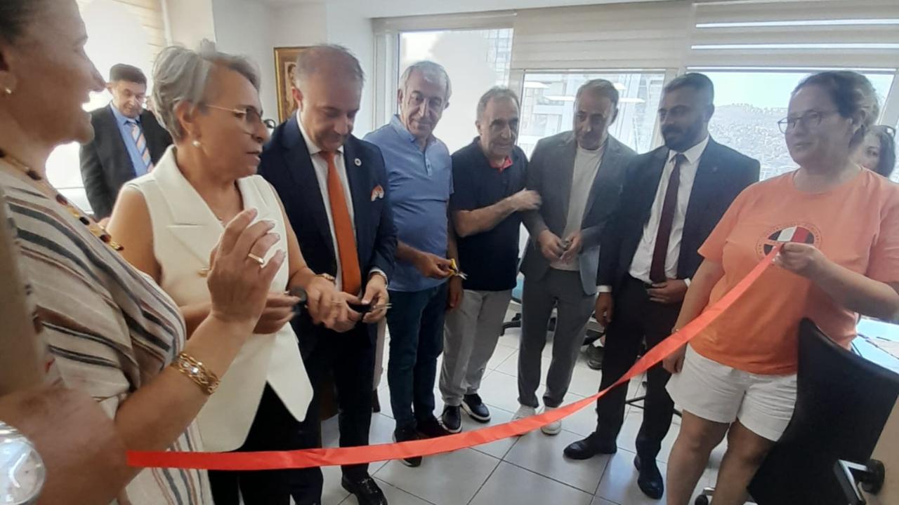 Ardahan Vakfı'ndan Ege'de Güçlü Atama: Bölge Başkanlığı Av. Suzan Bayraktaroğlu Evgin'e Emanet