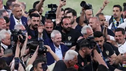 Fenerbahçe’de Sandıktan Aziz Yıldırım Çıktı