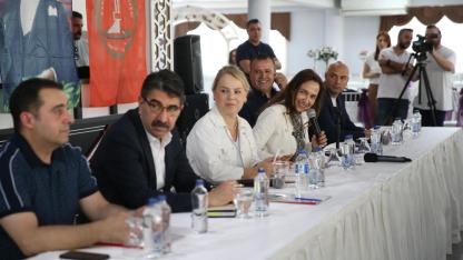 Karşıyaka’da mahalle sakinleri taleplerini doğrudan iletti
